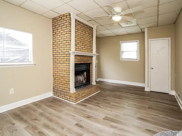 2597 Carol Cir — Photo 9