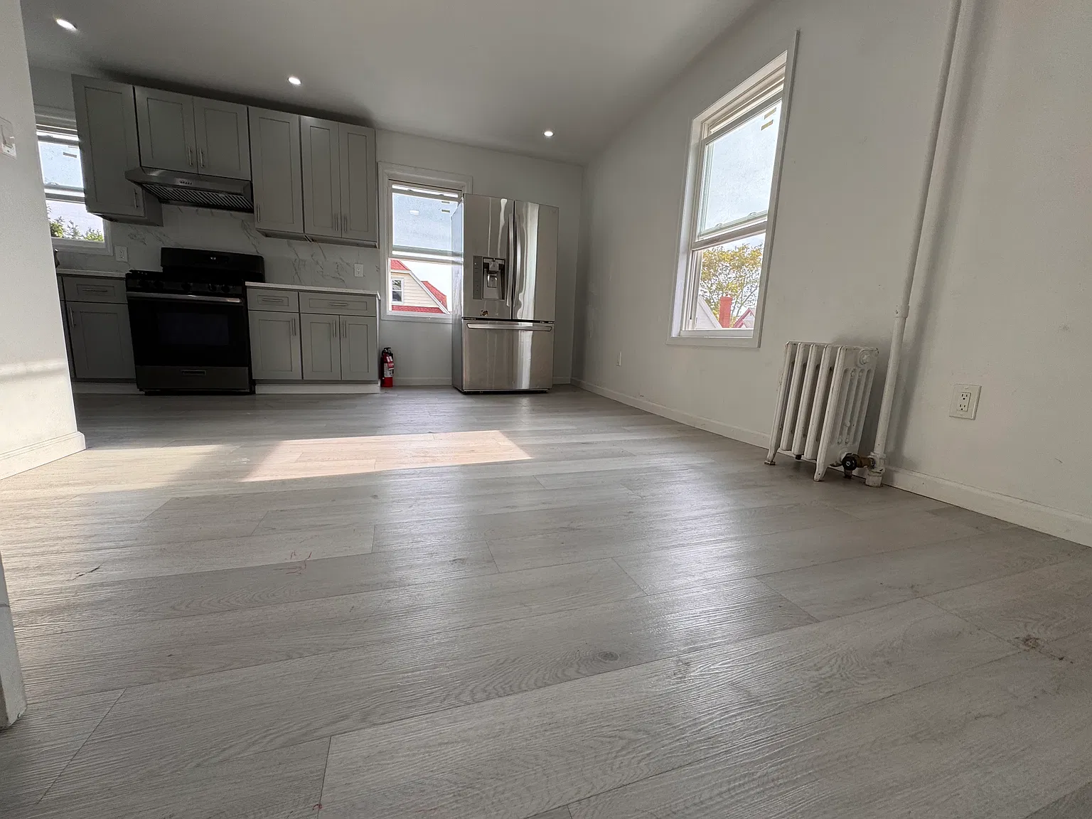 2 bed, 900 sqft, $2,600 — Photo 1