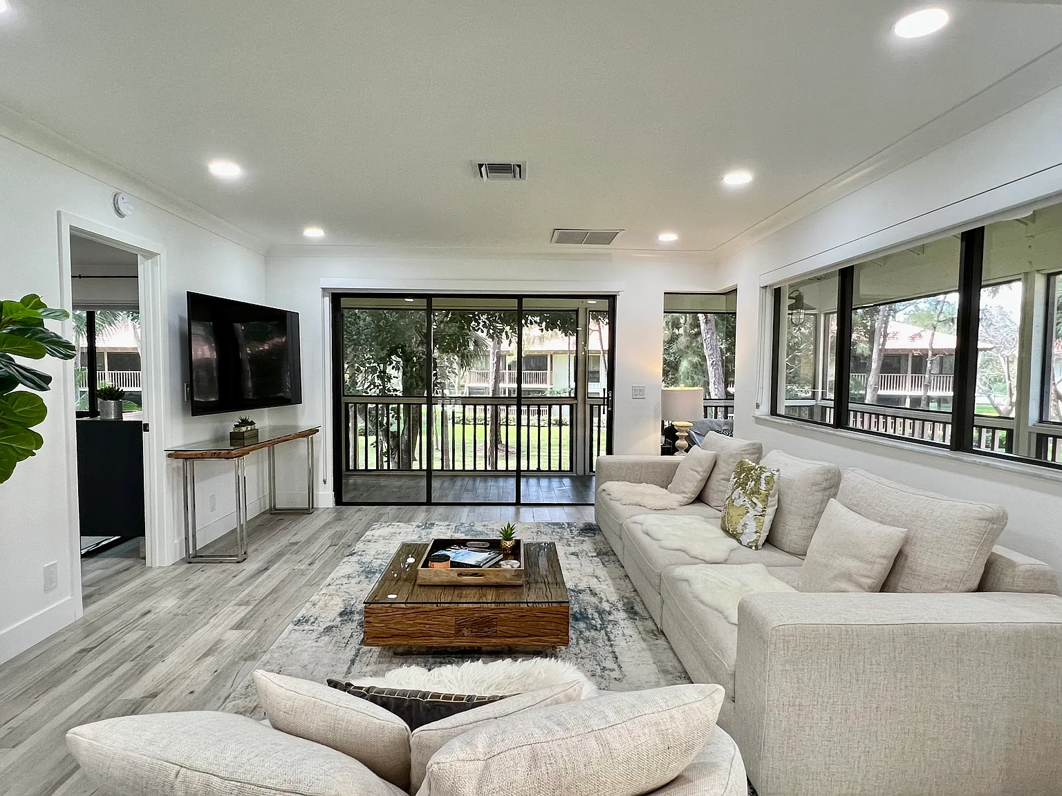 2 bed, 1366 sqft, $4,500 — Photo 4