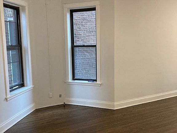 3rd image of 3281 W Wrightwood Ave #1
