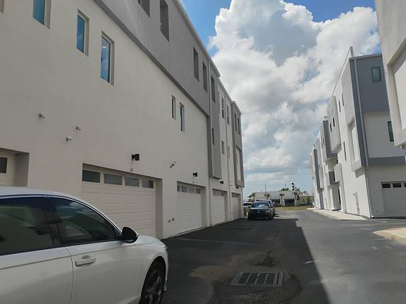 4th image of 101 W Grant St