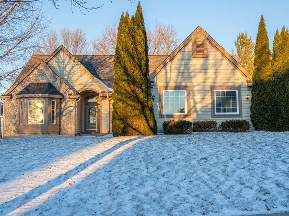 1115 Riverway COURT, Pewaukee, WI 53072