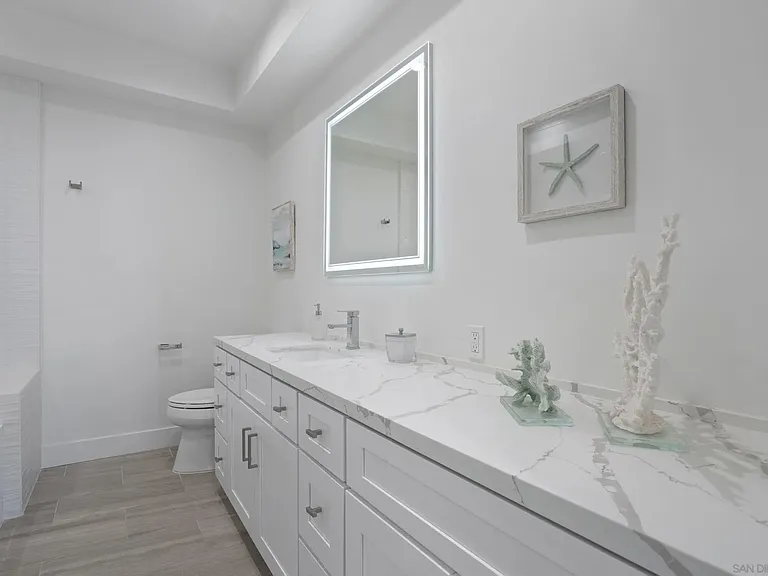 4386 Newport Ave — Photo 32
