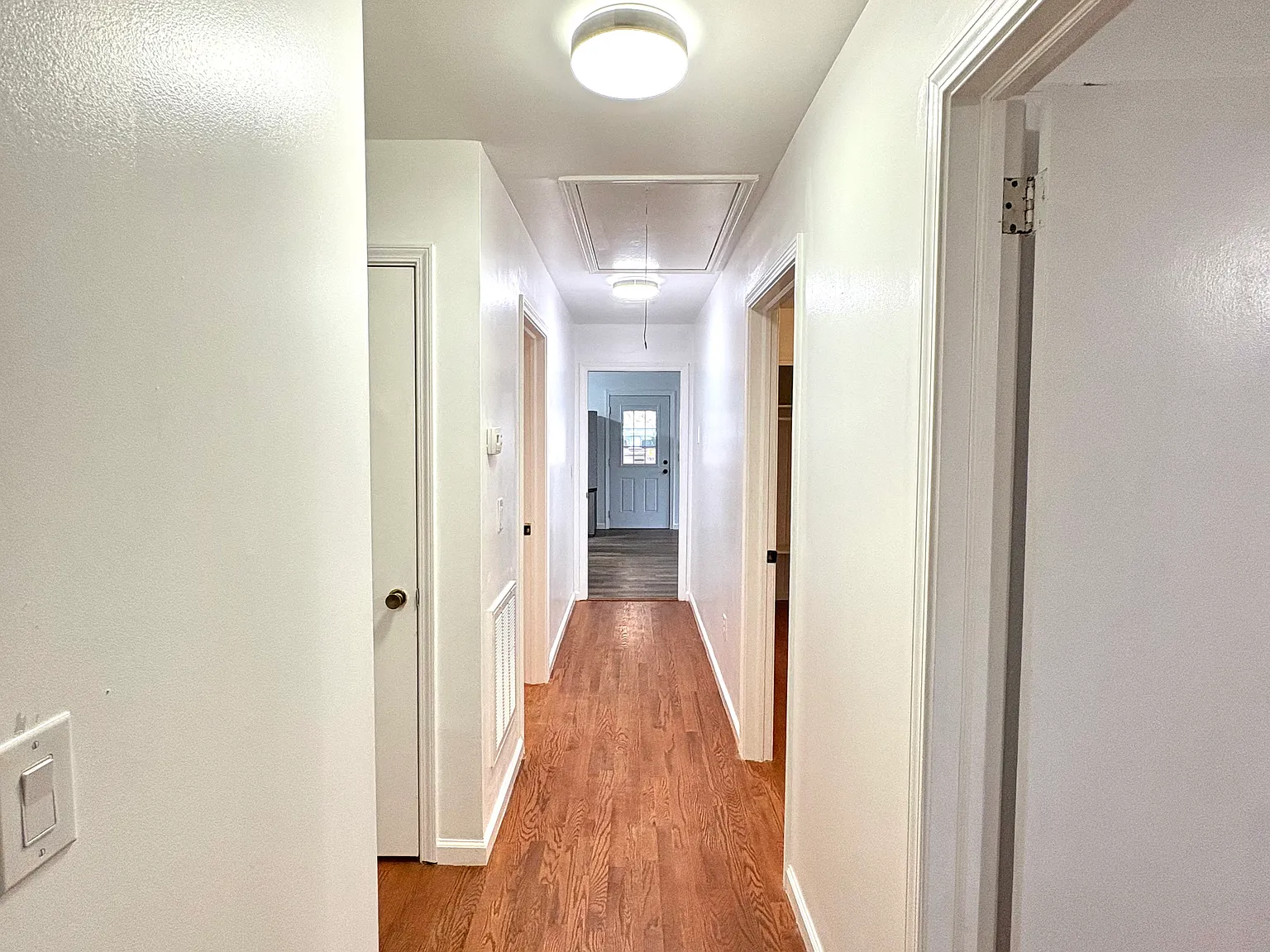 4 bed, 2000 sqft, $2,100 — Photo 3