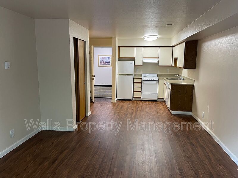 1st image of 321 10th Ave Unit 323