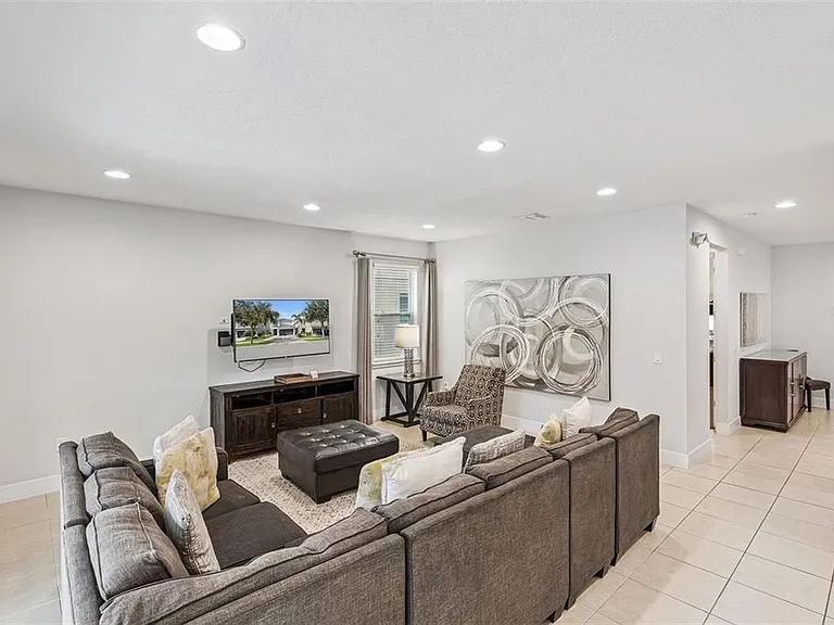 310 Pendant Ct — Photo 4