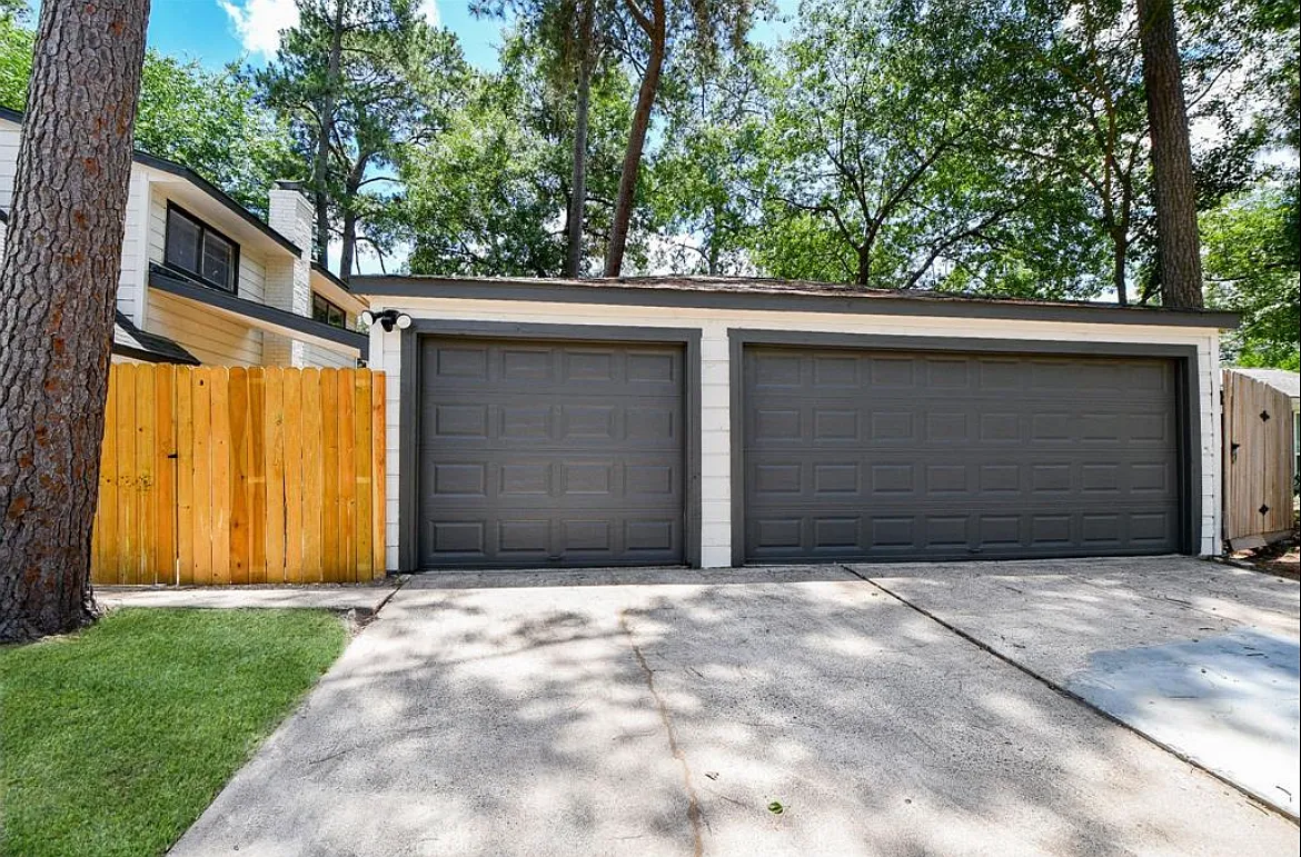 4 bed, 2286 sqft, $2,400 — Photo 2