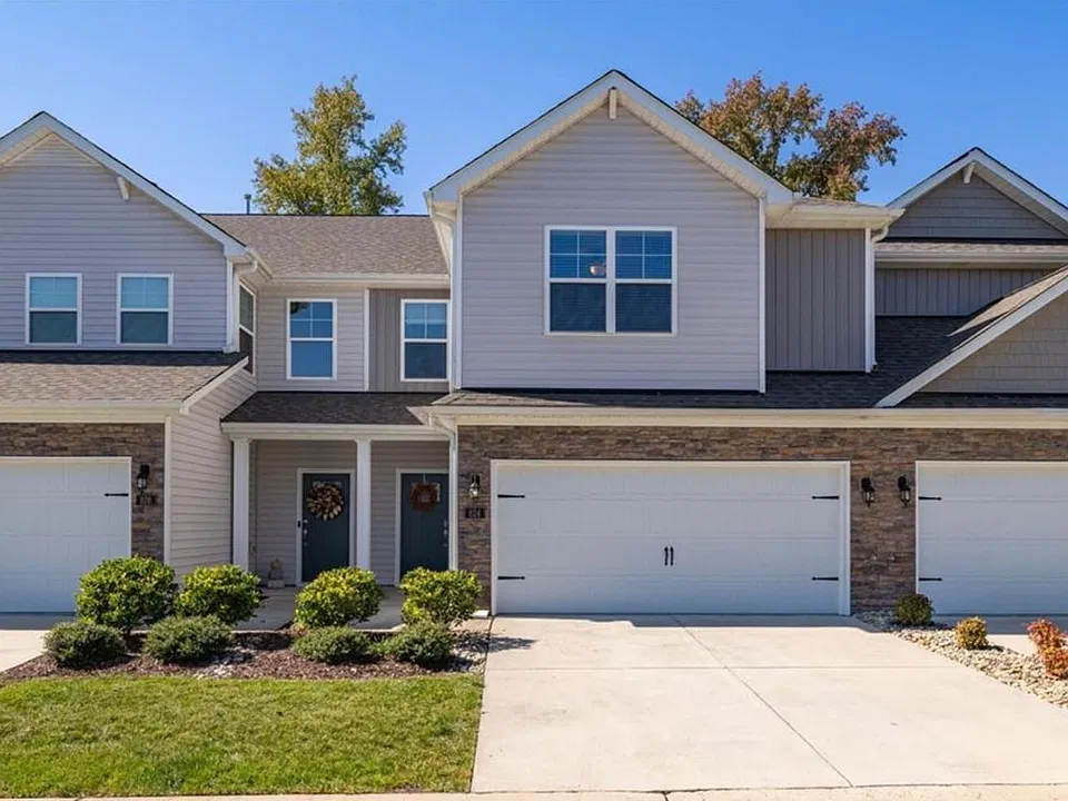 824 Riley Ln