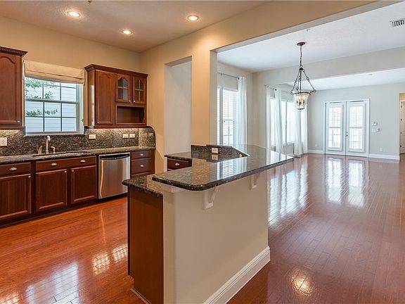 5th image of 2990 Lindale Ave