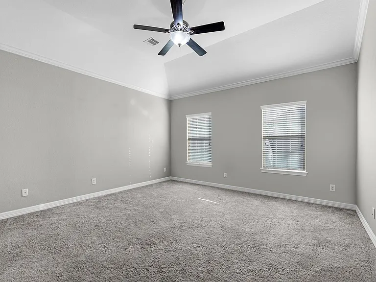 458 N Live Oak St — Photo 18