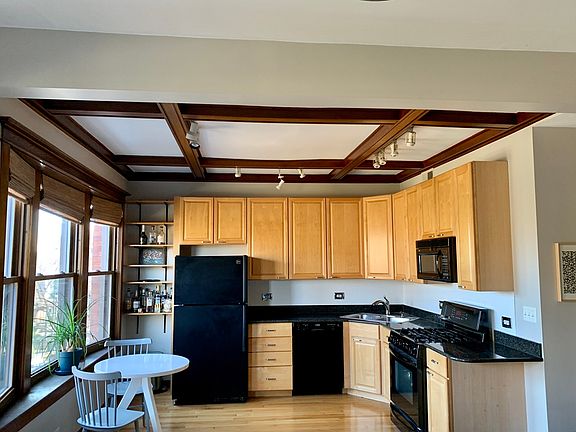 4th image of 2540 N Sacramento Ave APT 3