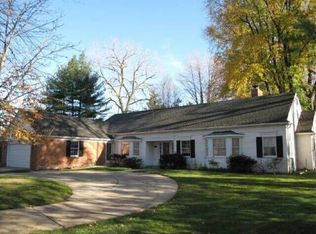 276 Mirabeau Pl, Grosse Pointe Farms, MI 48236