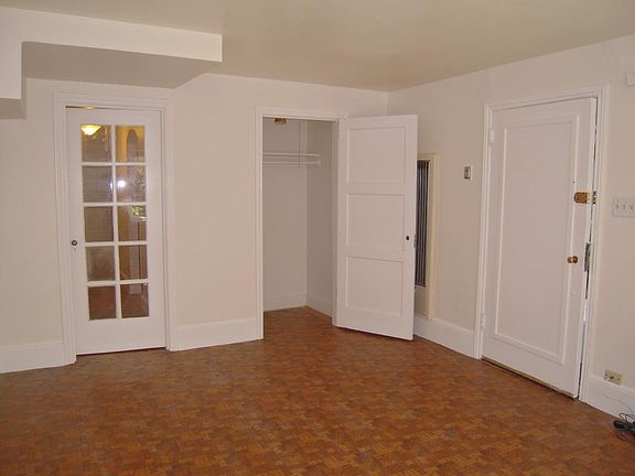 3rd image of 2435 Washington St