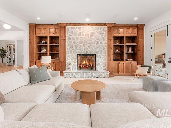 5th image of 1222 S Lake Pointe Way