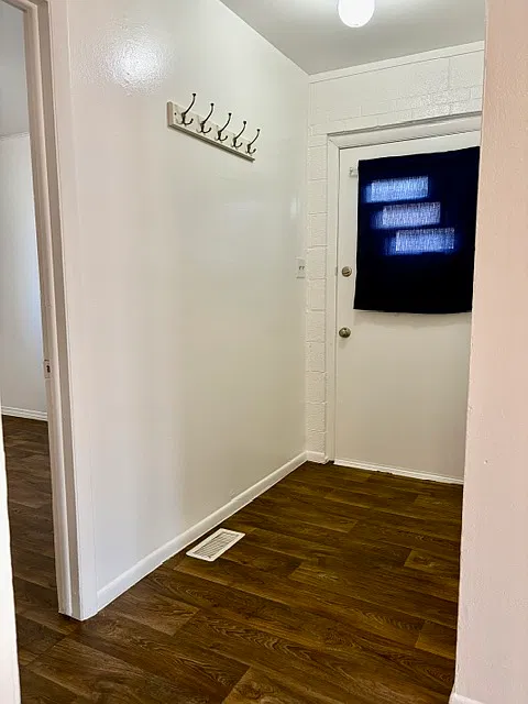 2 bed, 768 sqft, $1,300 — Photo 4