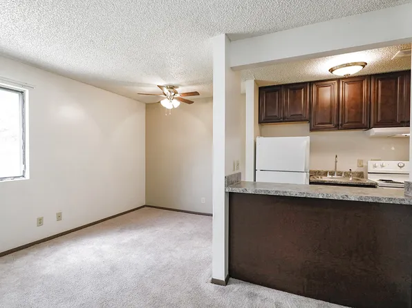 1327 D St #6, Lincoln, NE 68502