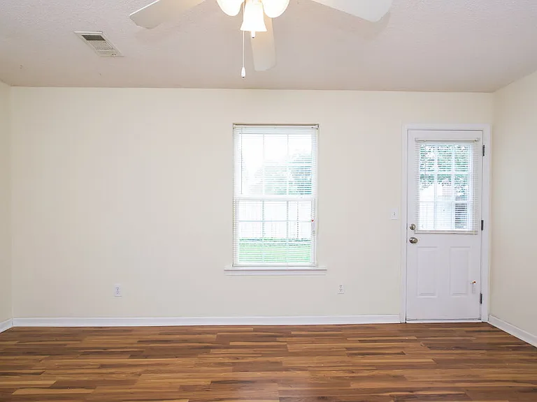 52 Middleton Ct — Photo 5