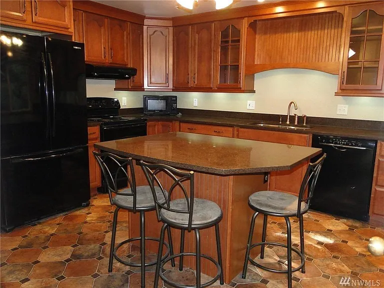 1301 NW Slate Ln #103 — Photo 2