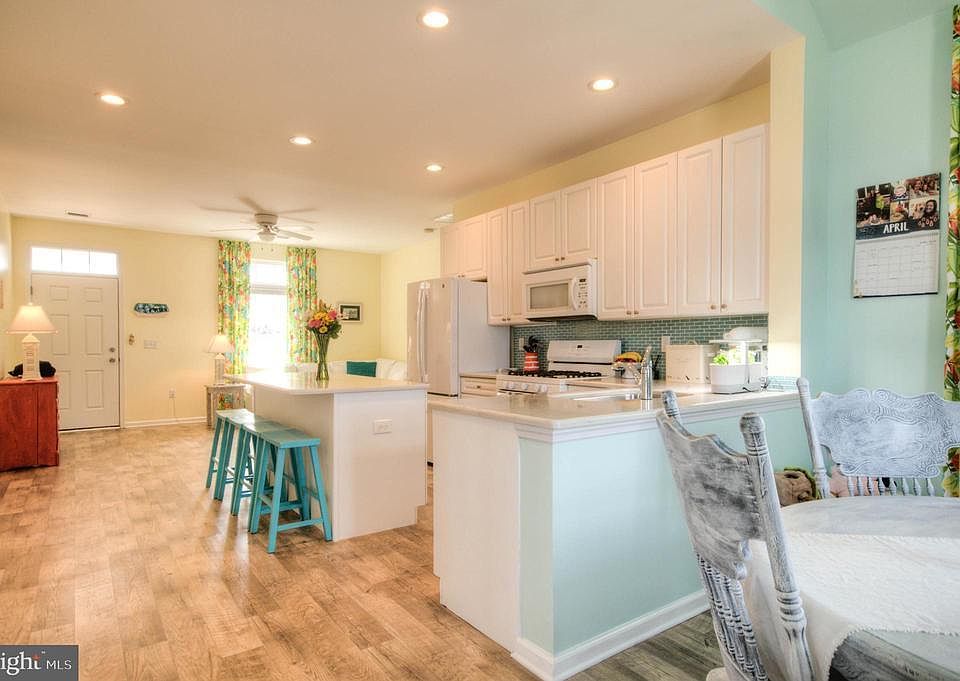 1st image of 51 Hornblower Dr