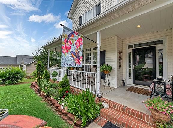 2nd image of 923 Carole Summey Dr