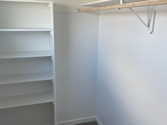 5th image of 2675 Laverna St #B1
