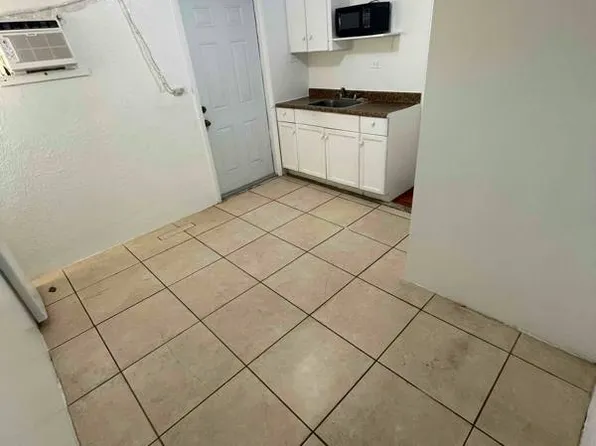 9807 37th Ave, Flushing, NY 11368