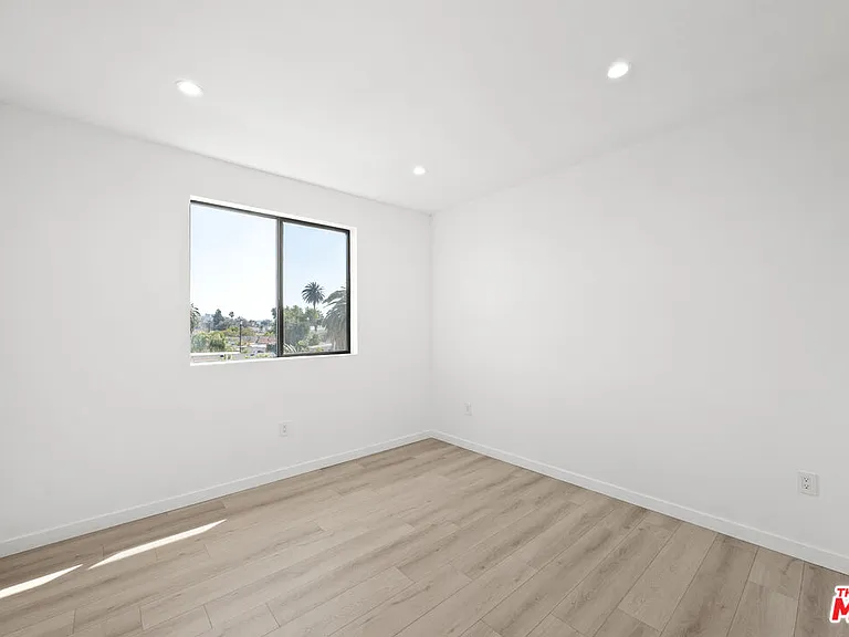 2123 S Cloverdale Ave #1 — Photo 24