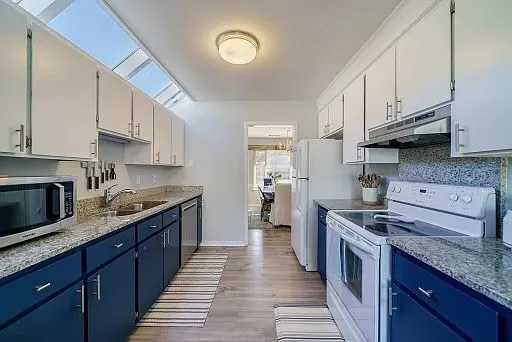 2 bed, 1219 sqft, $3,000 — Photo 3