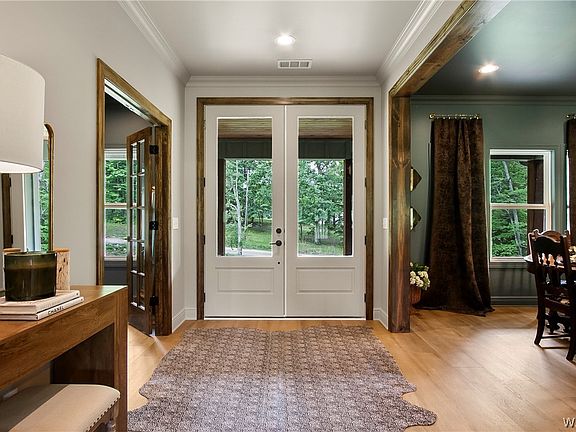 5th image of 365 Tanglewood Cir