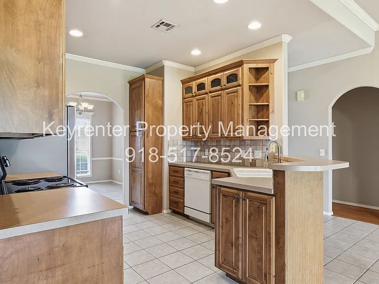 11906 S Juniper Ct — Photo 10