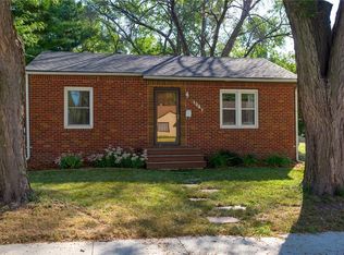 1047 69th St, Windsor Heights, IA 50324