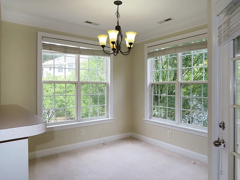 922 Providence Glen Dr — Photo 5
