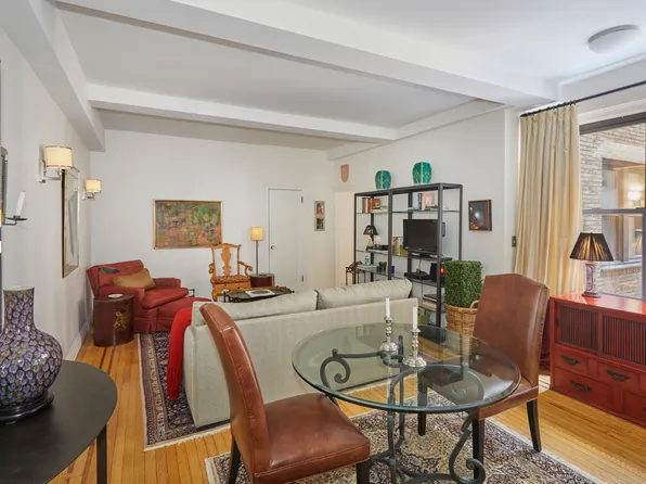 425 East 51st Street image 1 of 8