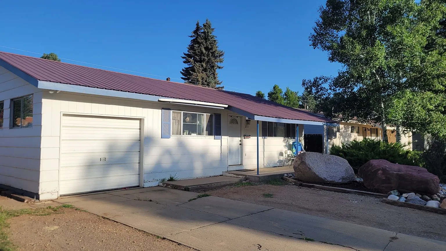 4 bed, 1899 sqft, $3,400 — Photo 1