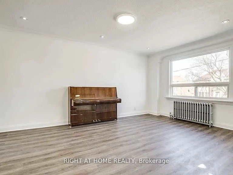 1738 Bayview Ave — Photo 4