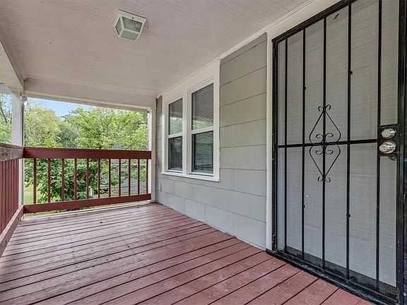 3rd image of 8032 Garfield Ave