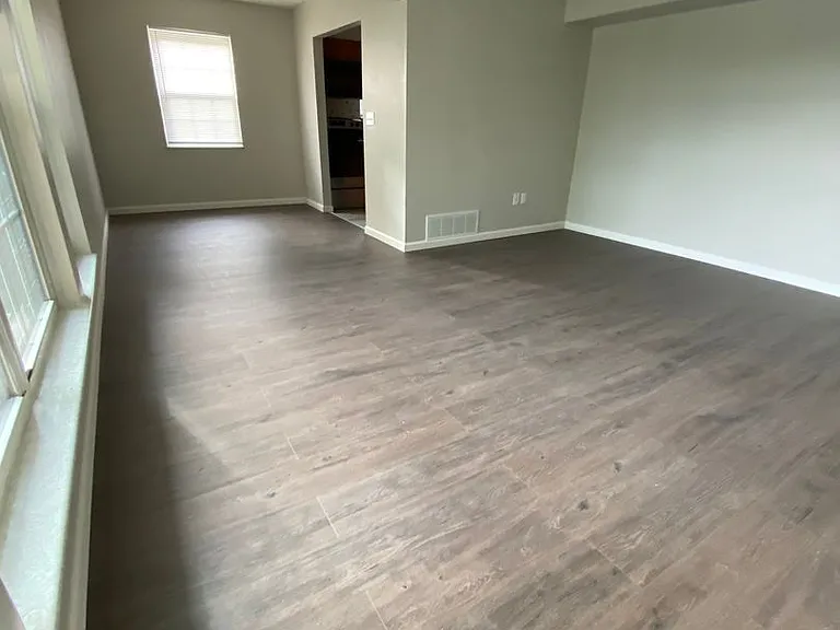 170 Westmount Dr — Photo 5