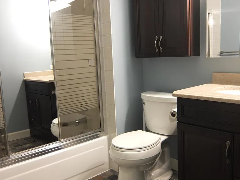 400 N Racine Ave #220 — Photo 4