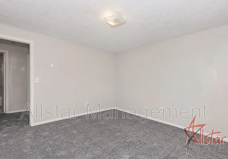 1323 Massachusetts Ave — Photo 20