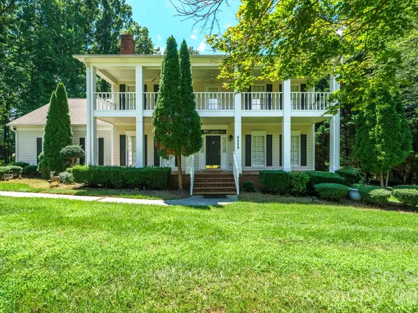 7000 Hollow Oak Dr, Mint Hill, NC 28227