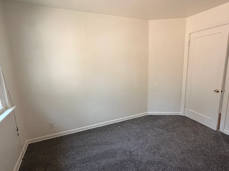 Middle Bedroom