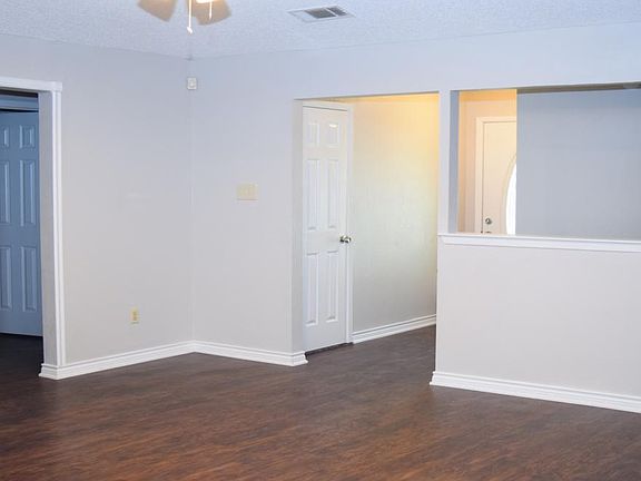 3rd image of 8533 Whitney Dr