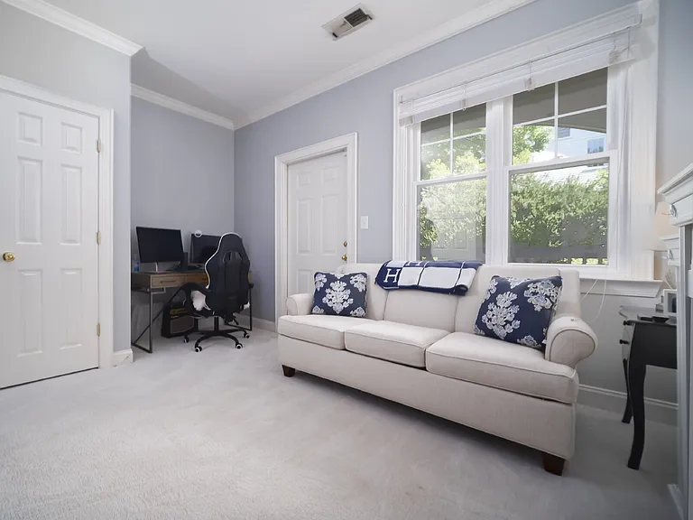 5609 Fairview Rd #3 — Photo 21