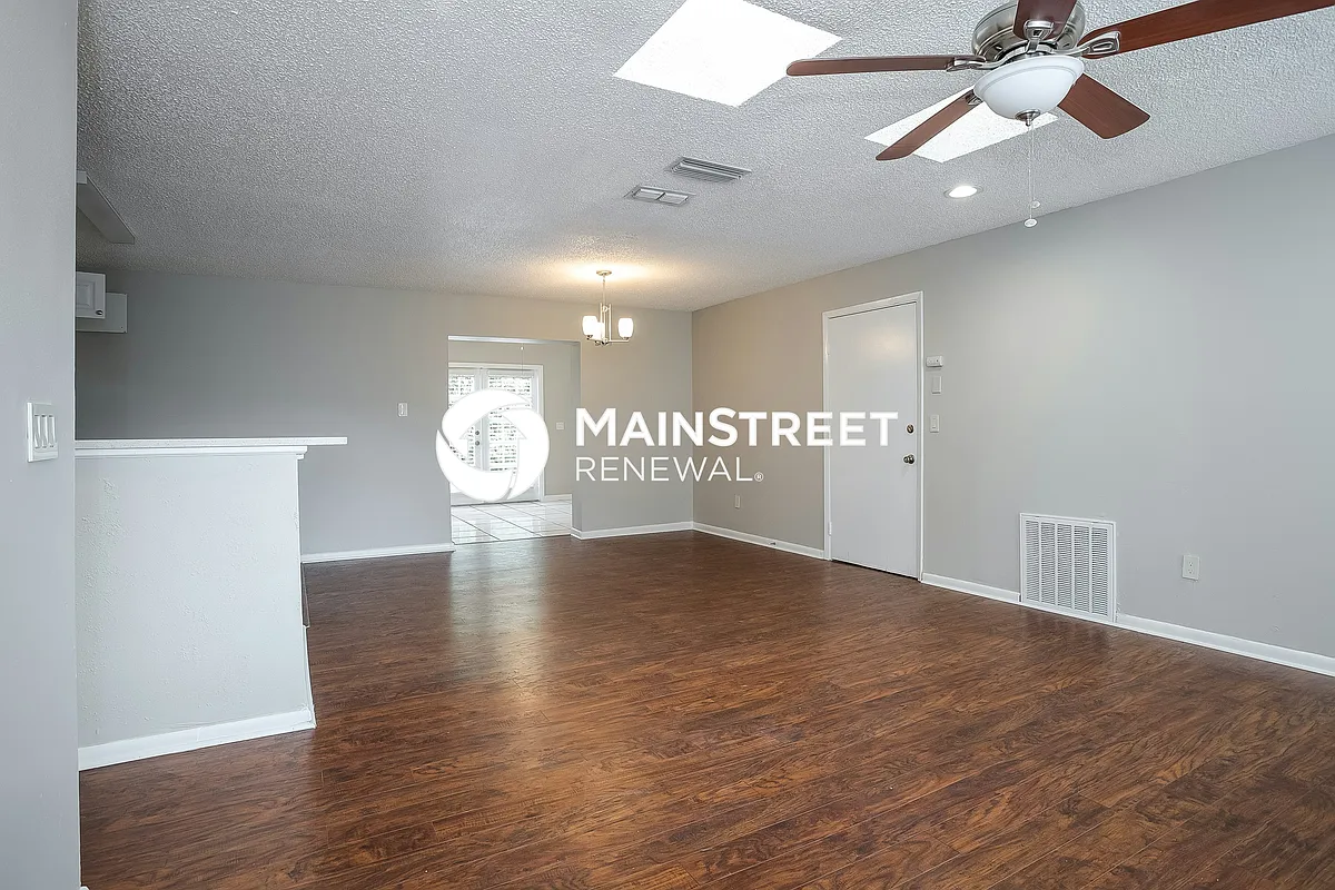 Living Room - 2015 Jones Ave