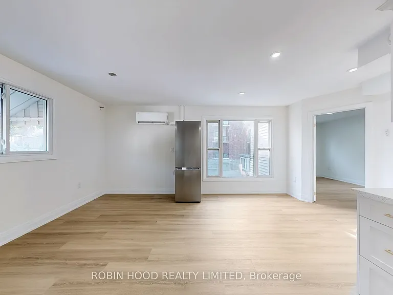 4998 King St #21 — Photo 4