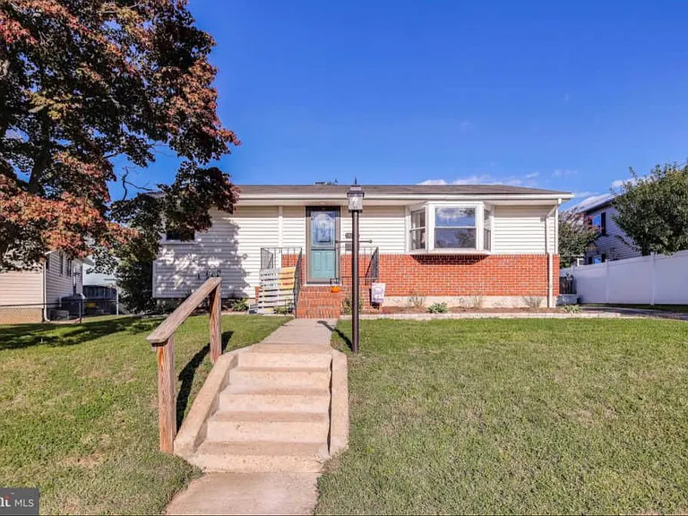 515 Southwell Rd — Photo 1