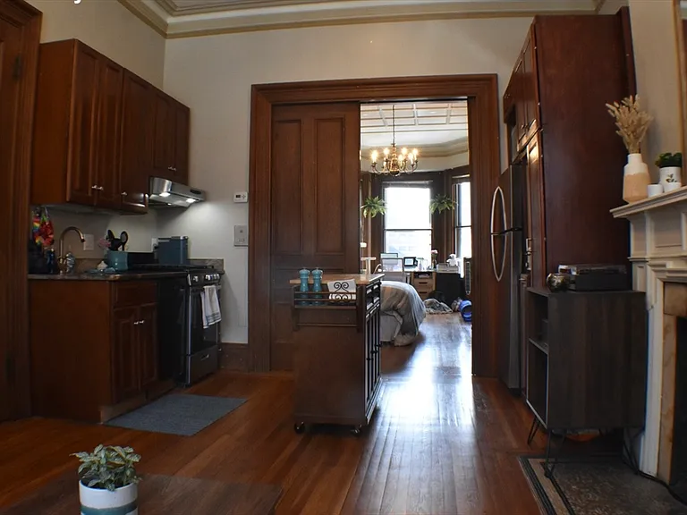 31 Fairfield St #2 — Photo 12
