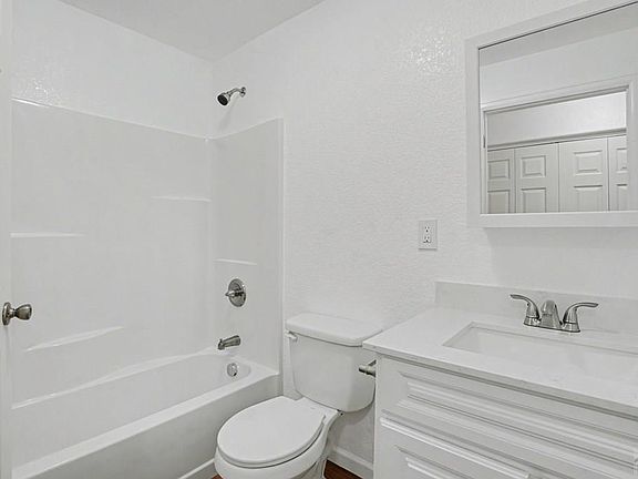 5th image of 209 James St