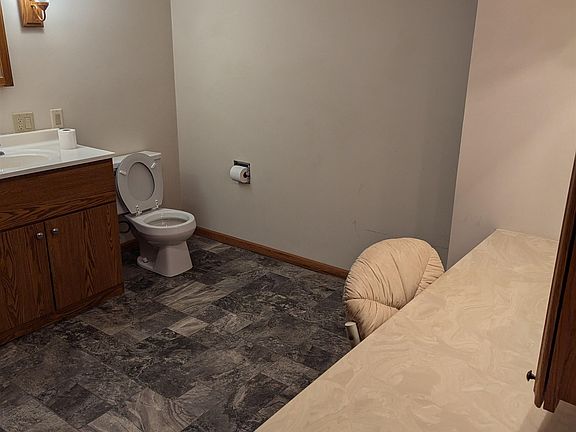 5th image of 2606 Beaumont Pl