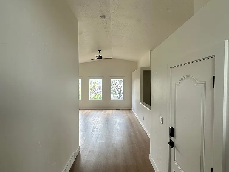 4433 W Mankato St — Photo 3